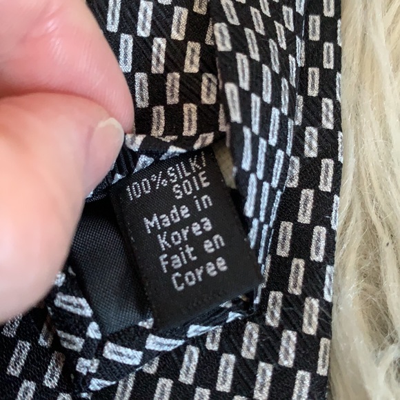 Oscar de la Renta 100% Silk Tie - Picture 5 of 5